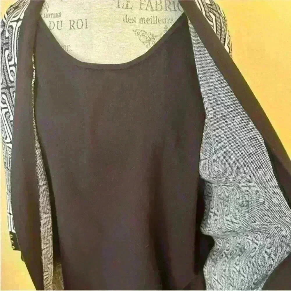 Anne Klein Black/White Print Cardigan Sweater With Tank Size XL EUC! - Picture 6 of 11